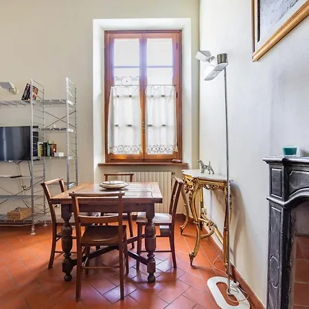 Rinascimento, In The Center Of * Pietrasanta